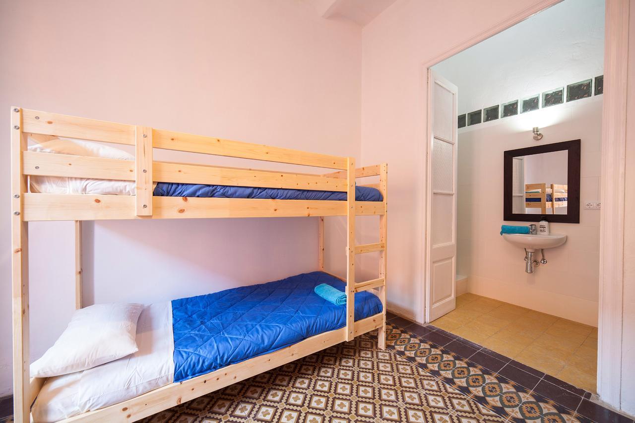 Bed In Girona Bed and Breakfast Buitenkant foto
