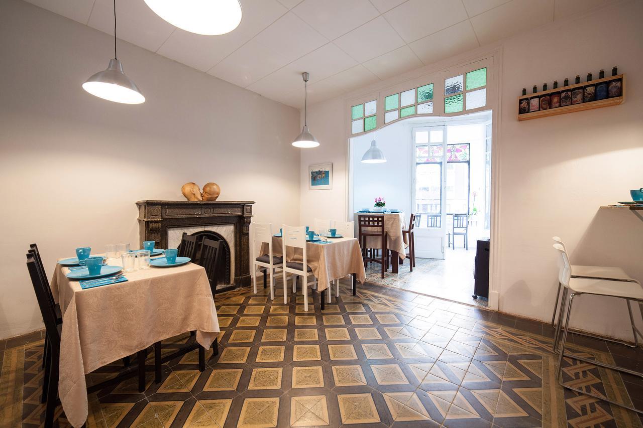 Bed In Girona Bed and Breakfast Buitenkant foto