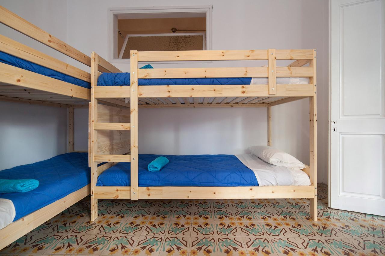 Bed In Girona Bed and Breakfast Buitenkant foto