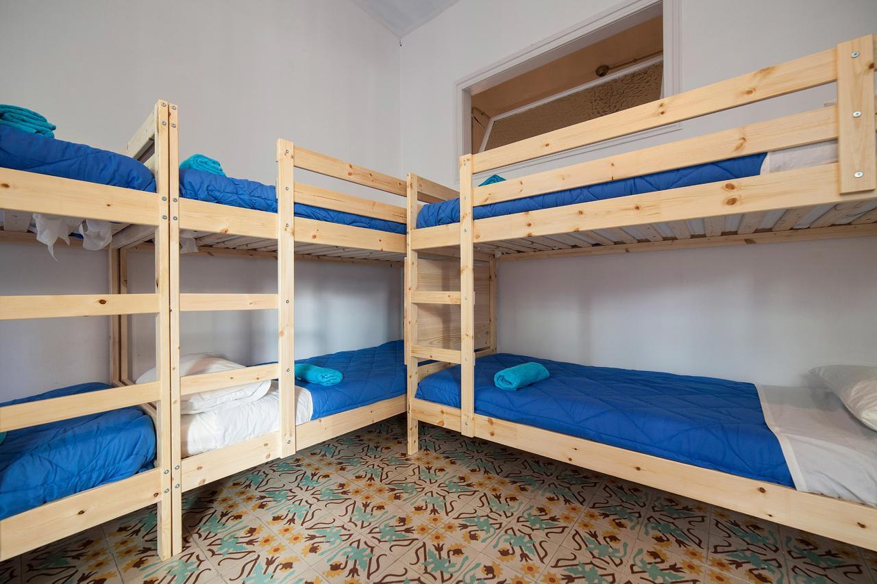 Bed In Girona Bed and Breakfast Buitenkant foto
