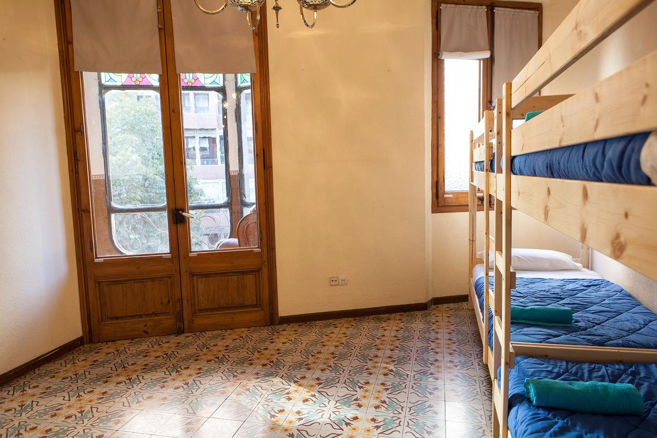 Bed In Girona Bed and Breakfast Buitenkant foto