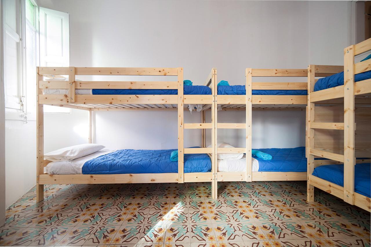 Bed In Girona Bed and Breakfast Buitenkant foto