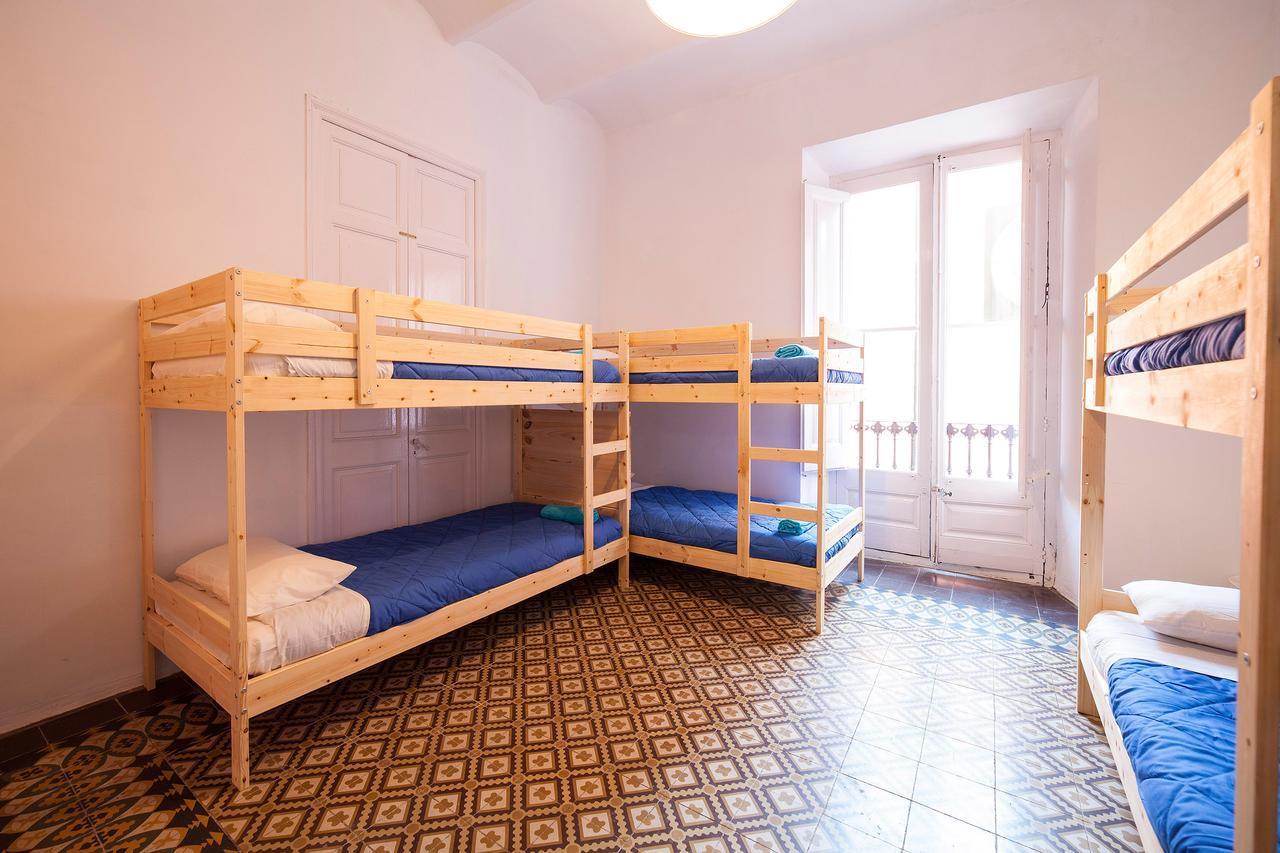 Bed In Girona Bed and Breakfast Buitenkant foto