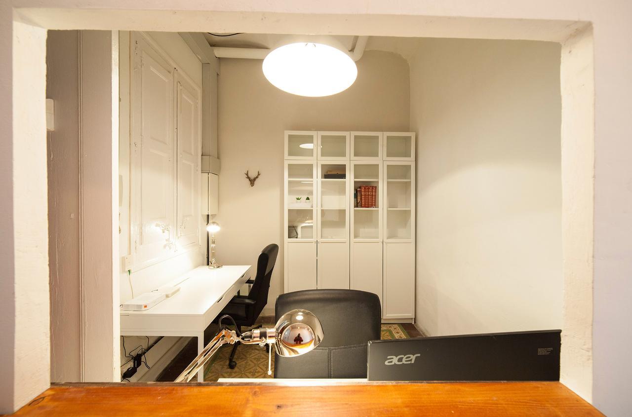 Bed In Girona Bed and Breakfast Buitenkant foto