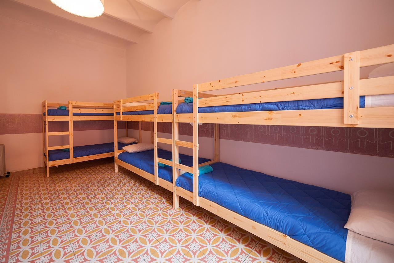 Bed In Girona Bed and Breakfast Buitenkant foto