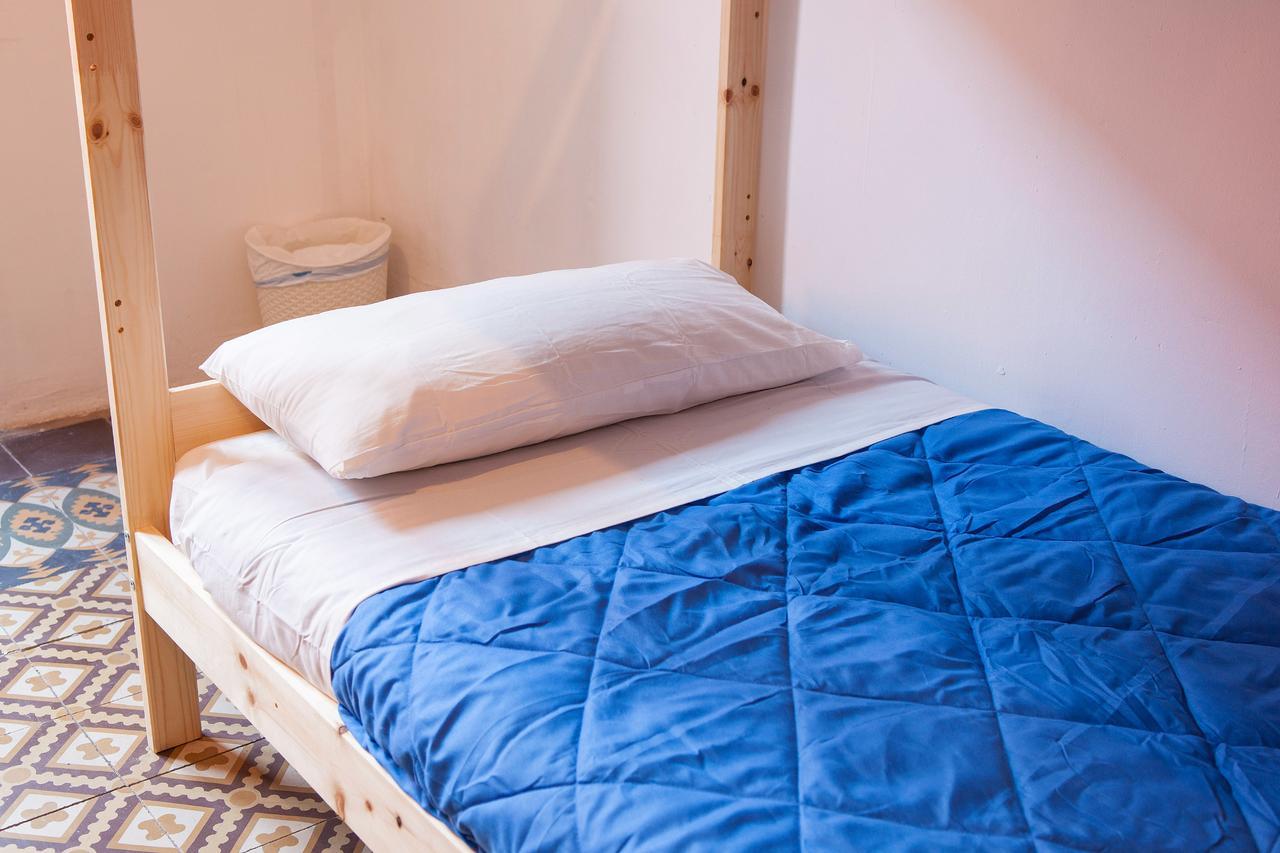 Bed In Girona Bed and Breakfast Buitenkant foto