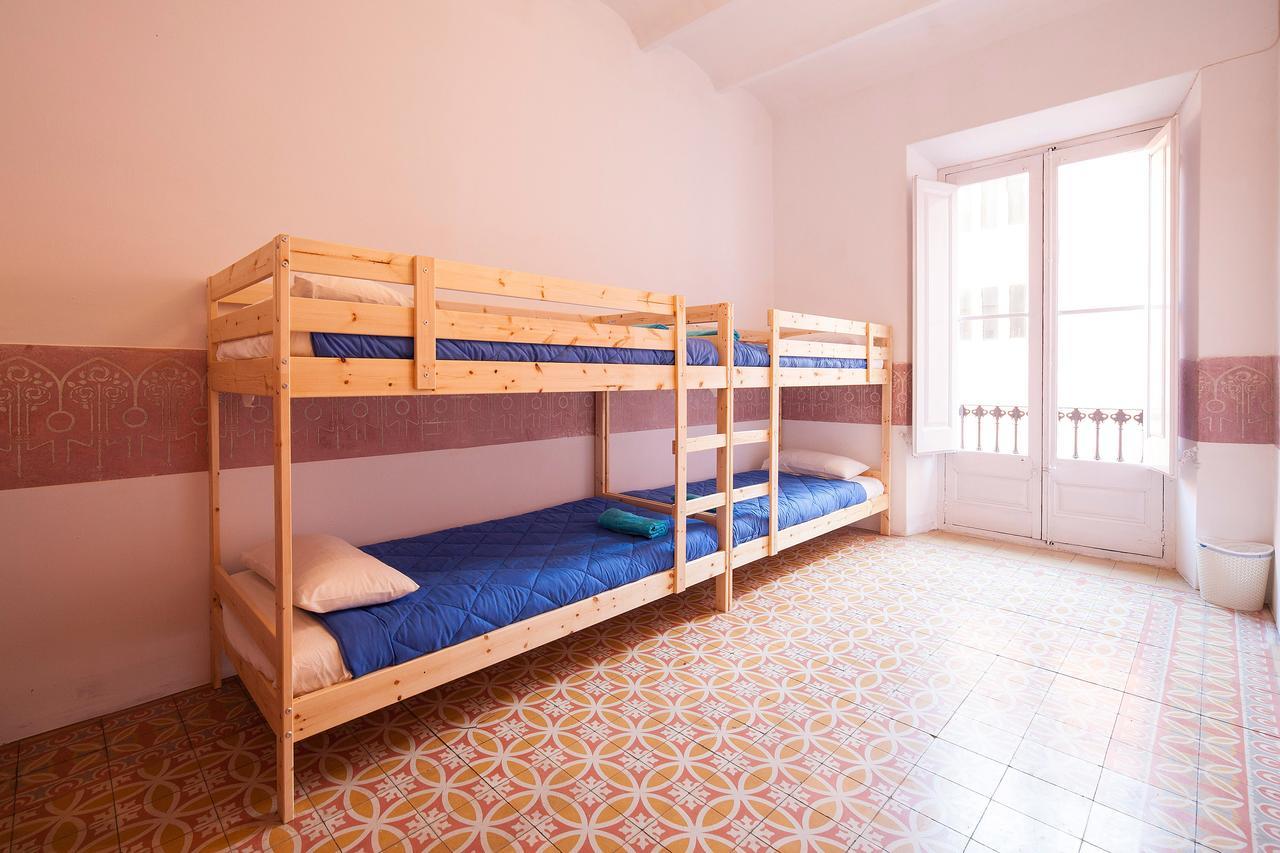 Bed In Girona Bed and Breakfast Buitenkant foto