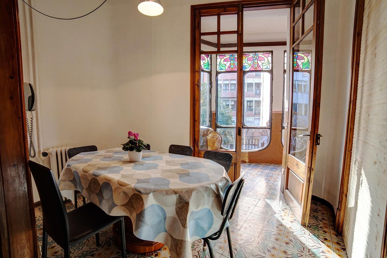 Bed In Girona Bed and Breakfast Buitenkant foto