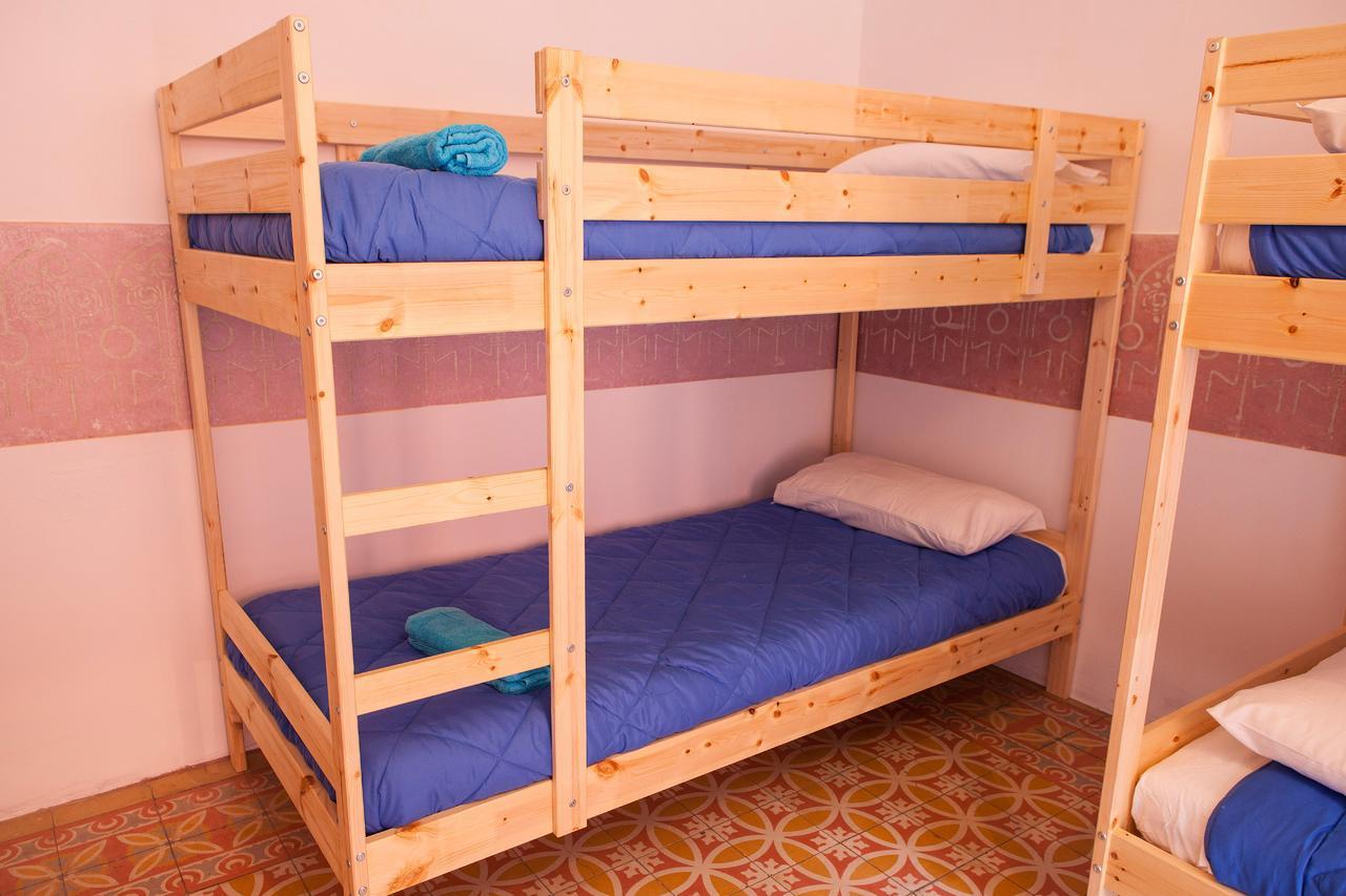 Bed In Girona Bed and Breakfast Buitenkant foto