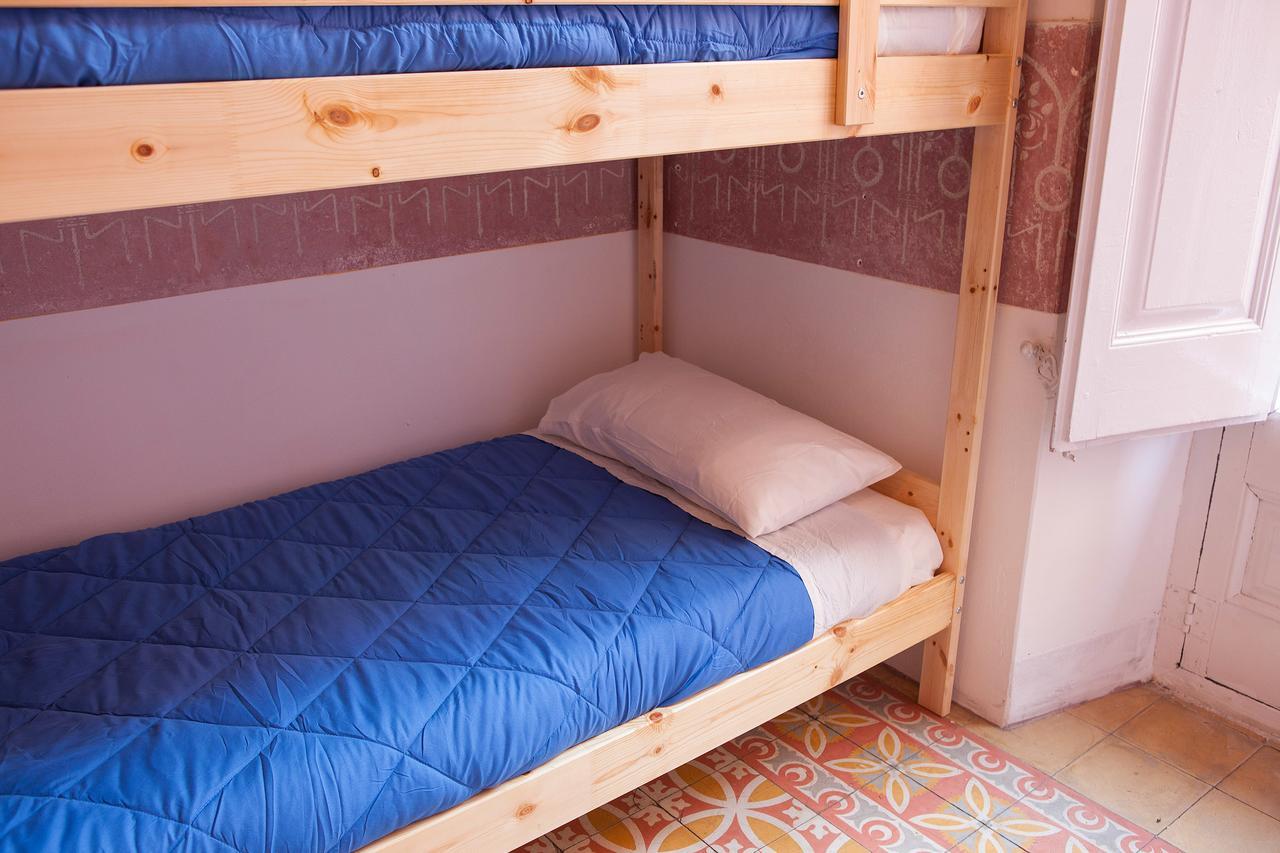 Bed In Girona Bed and Breakfast Buitenkant foto